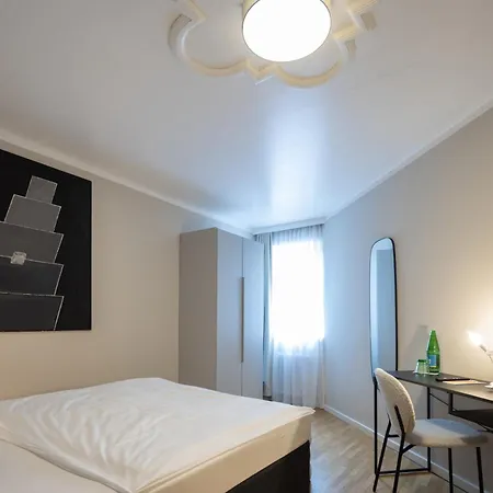 فندق كيو! ماريا تيريزيا