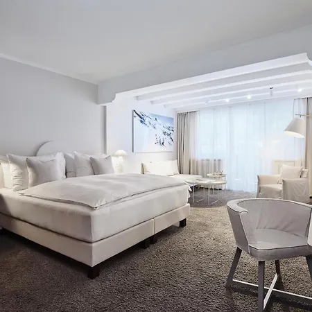 Hotel Q! Maria Theresia 4*