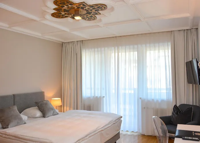 Q! Maria Theresia Отель 4*