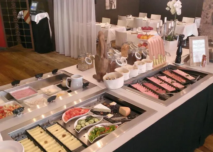 Q! Maria Theresia Отель