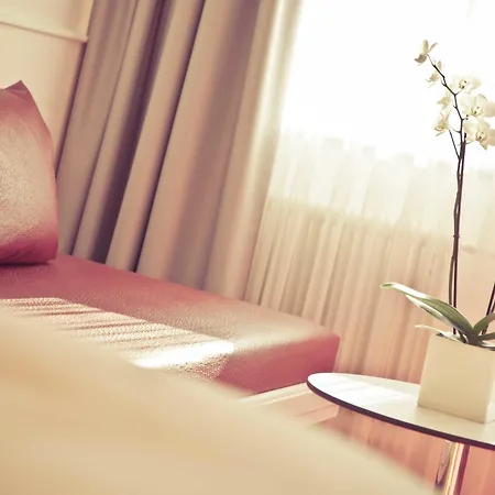 Q! Maria Theresia Hotel 4*