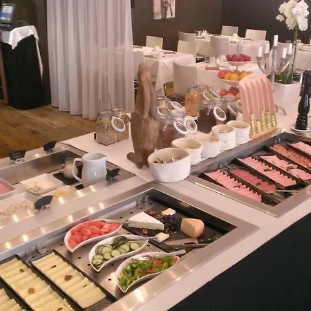 Q! Maria Theresia Szálloda