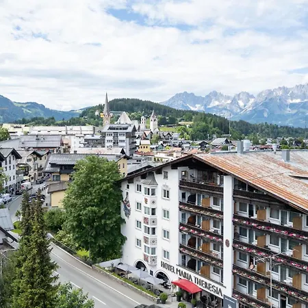 Q! Maria Theresia Szálloda 4*